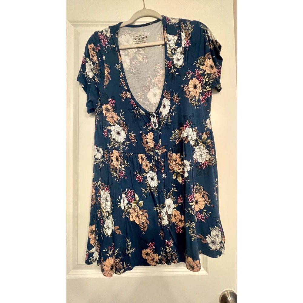 Torrid super soft blouse Sz.2